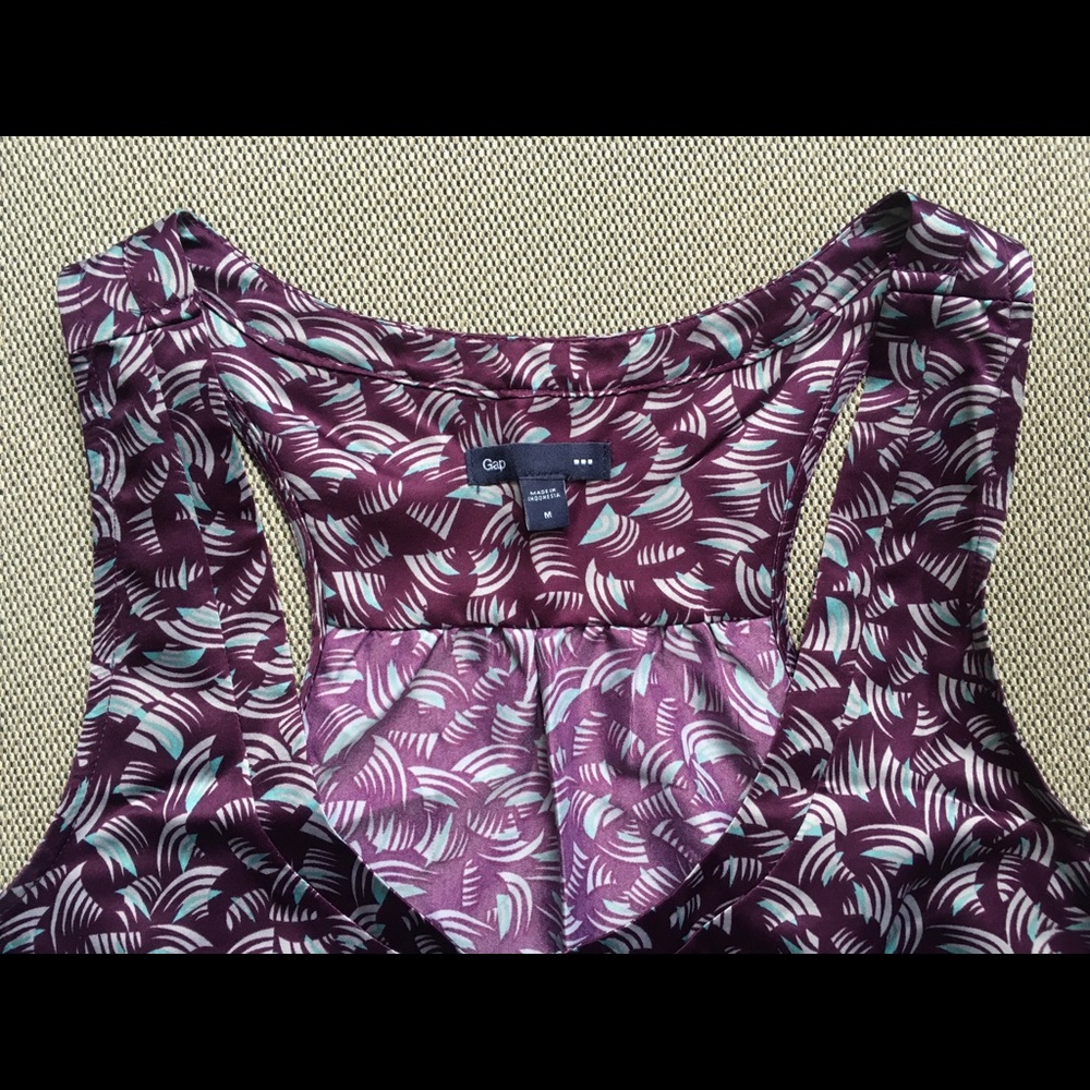 Gap Patterned Sleeveless Top - Picture 2 of 5
